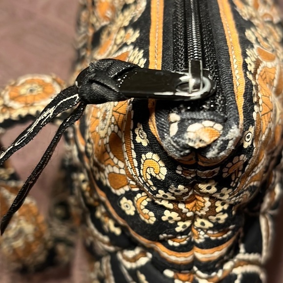 Vera Bradley Retired Cafe Latte Morgan Zipper Tote - Picture 5 of 6